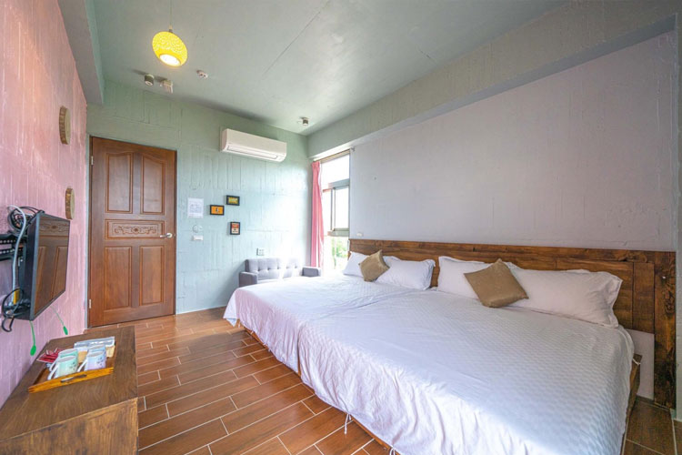 202河景紫藕四人房